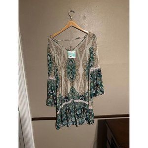 NWT. Large Umgee Tunic Top. 3/4 Sleeve